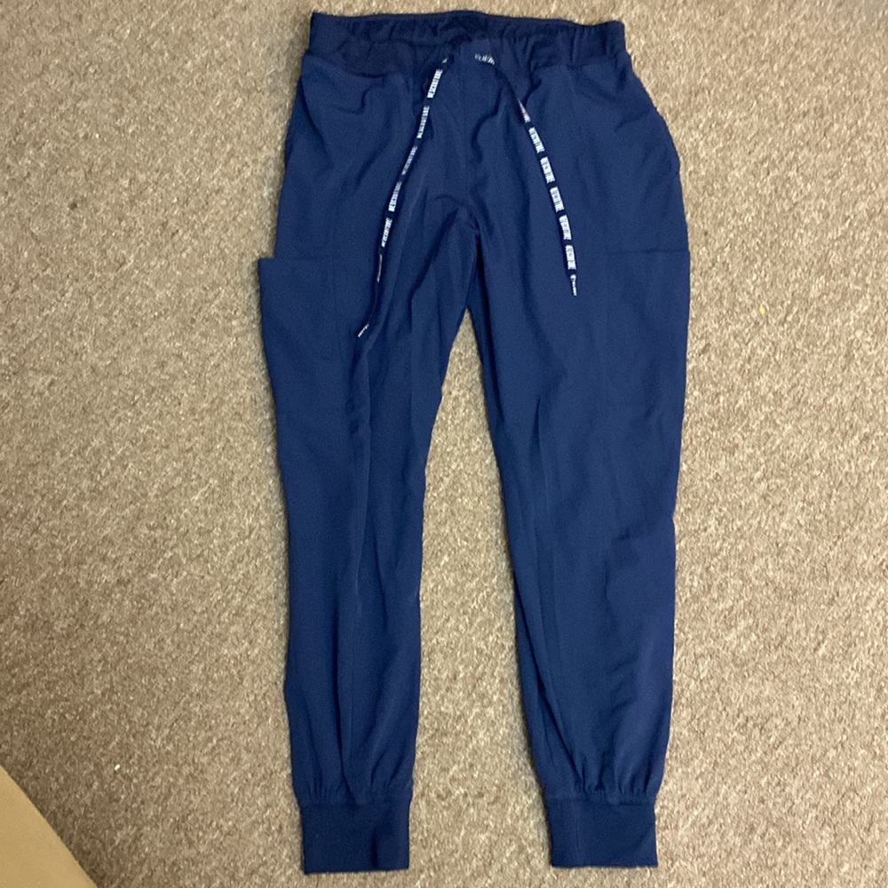 Medcouture Scrubs - Jogger Pants L, Top XL